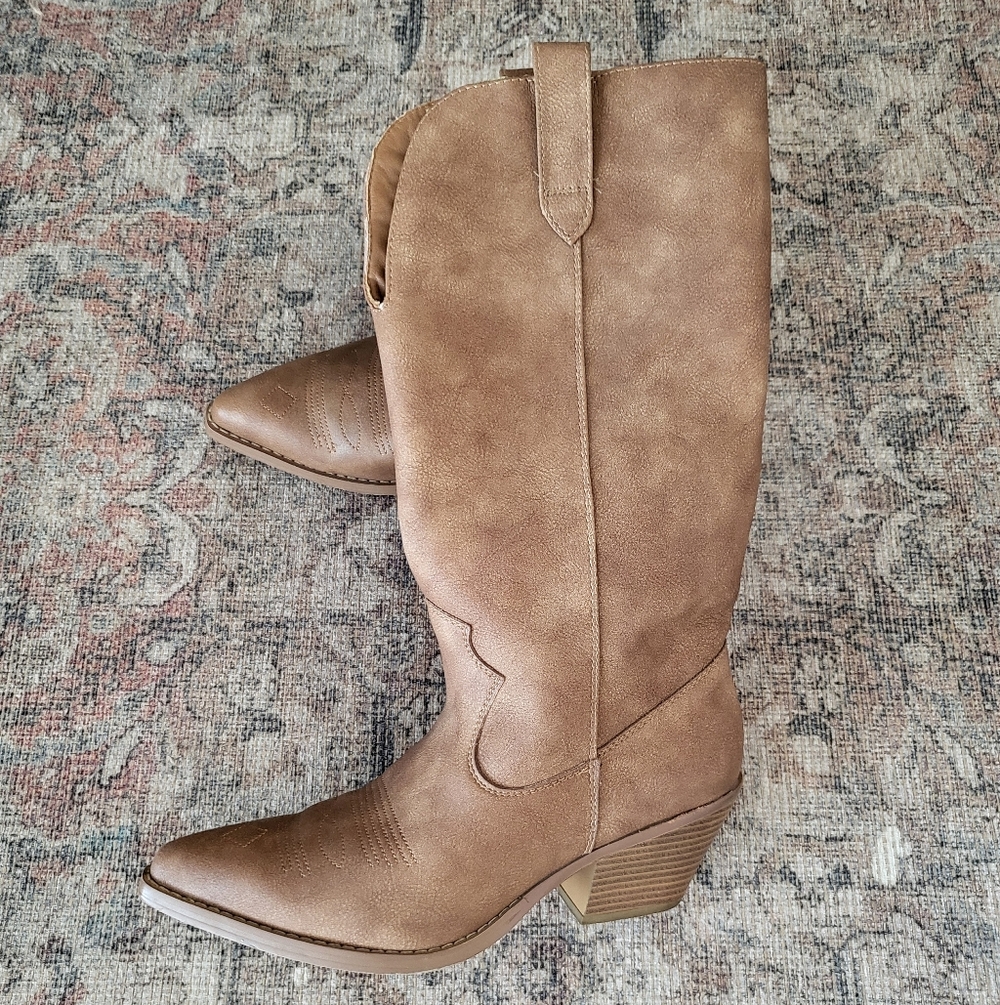 Women's Tan Western Block Heel Boots